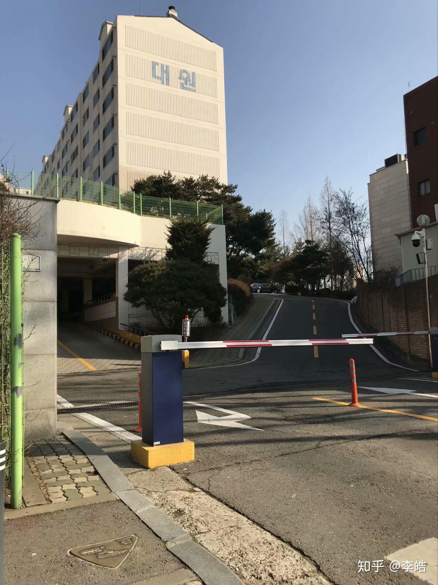 圣地巡礼教程:换乘京义中央线在西冰库站下车,从一号