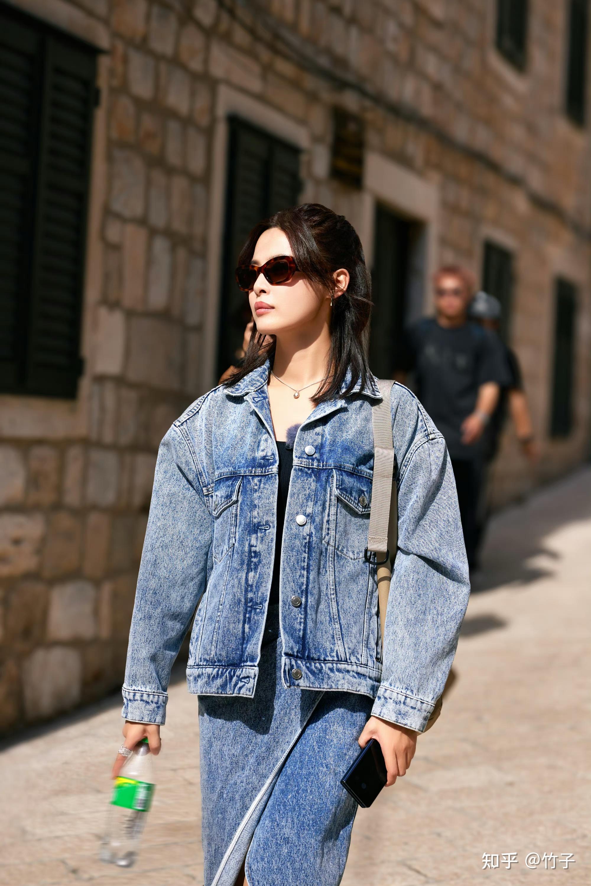 辛芷蕾最新花少旅行美照随性洒脱酷酷的拽姐范满满辛芷蕾好美