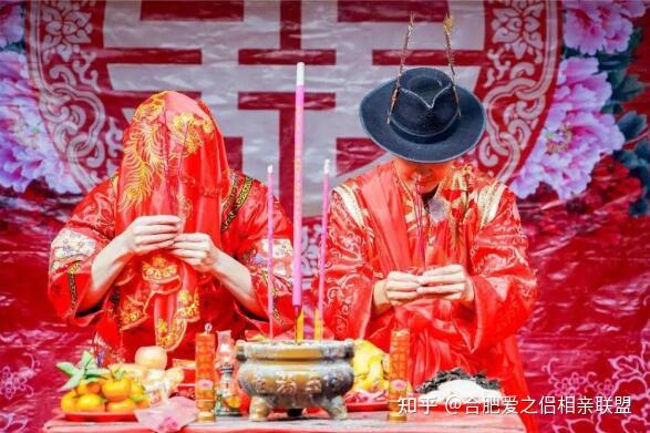 男女结婚为什么要一拜天地二拜高堂夫妻对拜