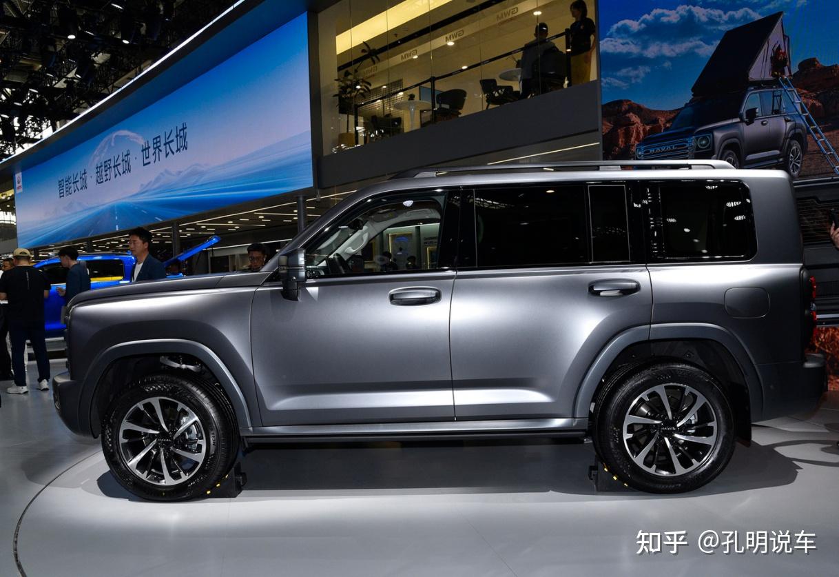 全新哈弗h9的尺寸定位依然是中大型suv,不过车身长度方向上有两种尺寸