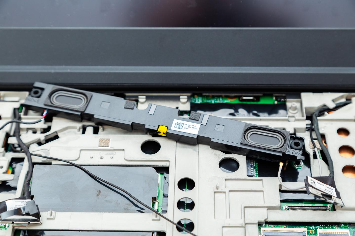 P15 Exploded View 可能是当下设计用料最好的15寸移动工作站:拆解评测ThinkPad P15\T15g - 知乎