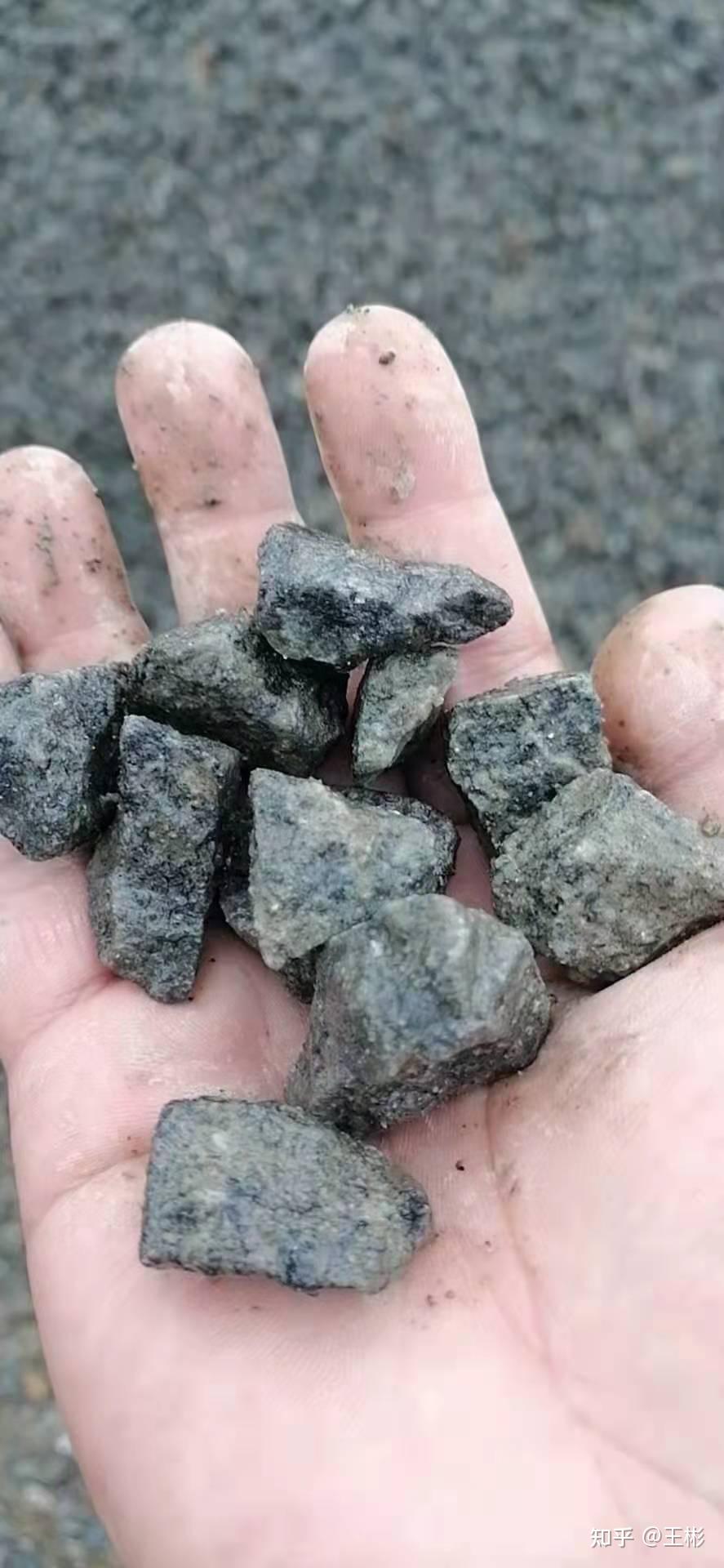 石子:型号46或者57但是大部分都是46和57的混合料 价格:13-15这个尾矿