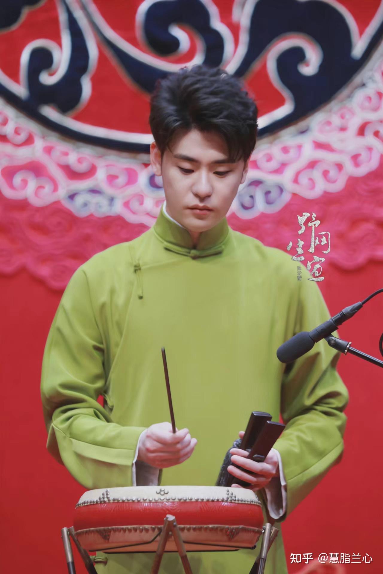 击缶而歌 以鼓传情 记张云雷的鼓书 - 知乎