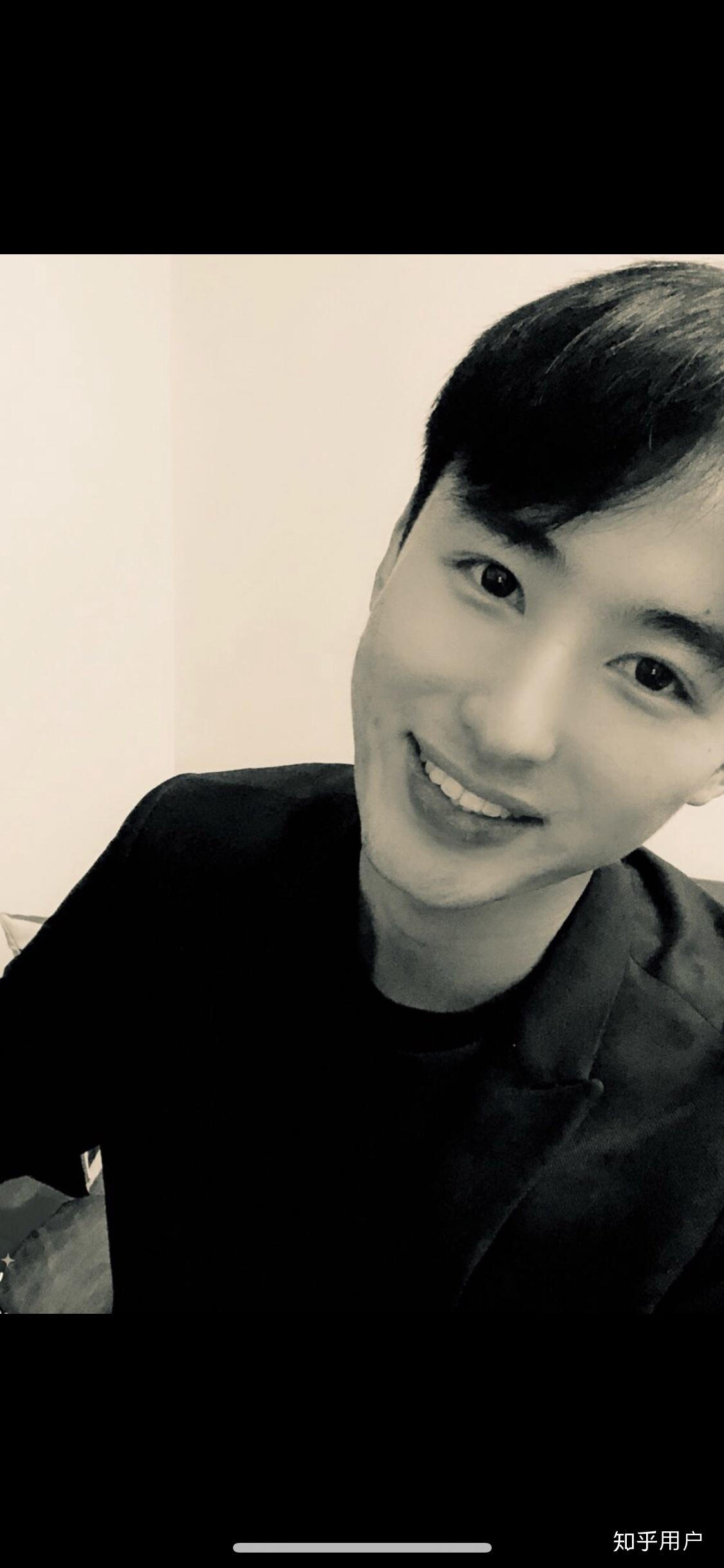 你看过最好看的男生露齿笑的照片是哪张