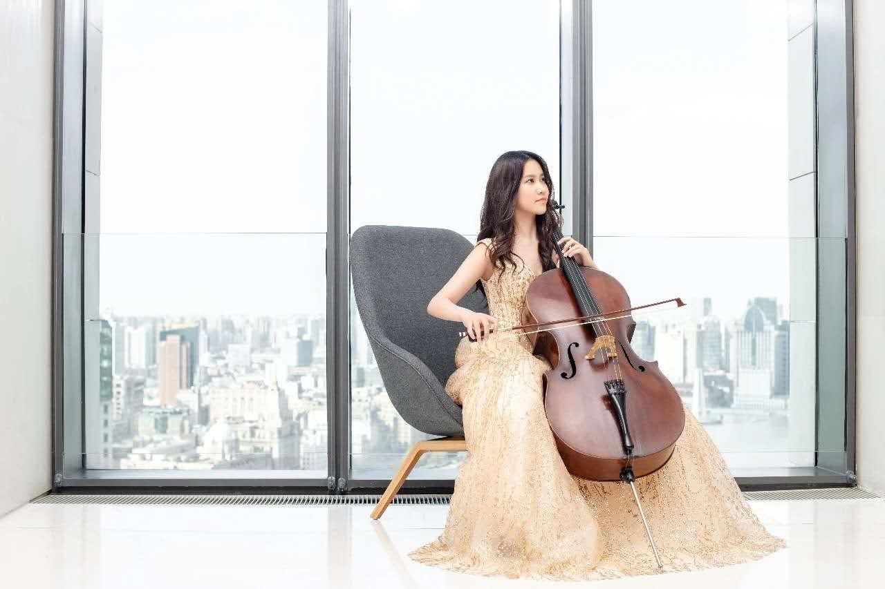 李拉首个大提琴独奏音乐会正式开启秋日浪漫曲献礼上海音乐厅90周年