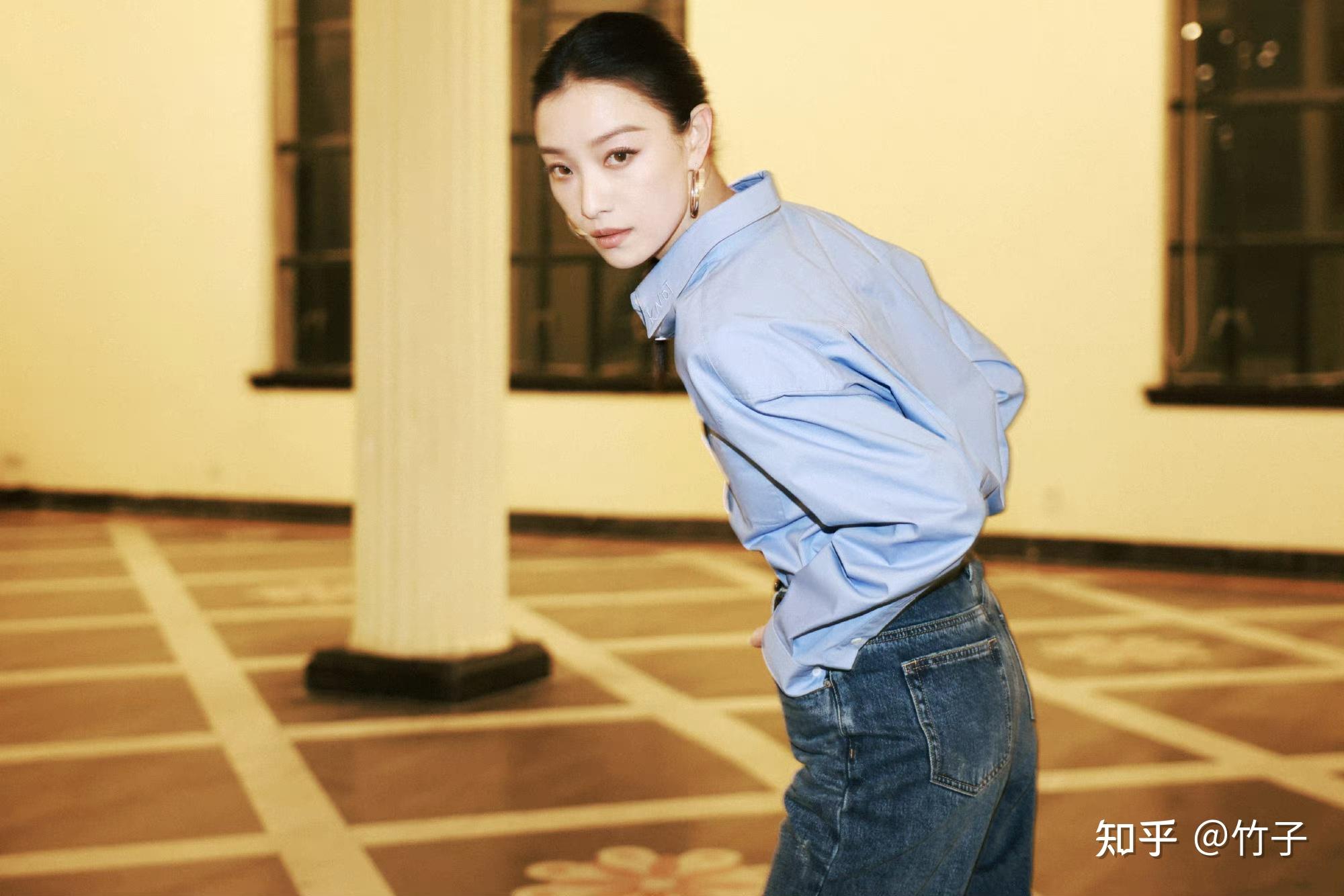 倪妮最新穿搭,基础单品也可以这么有型,又盐又甜又酷又飒好美! - 知乎