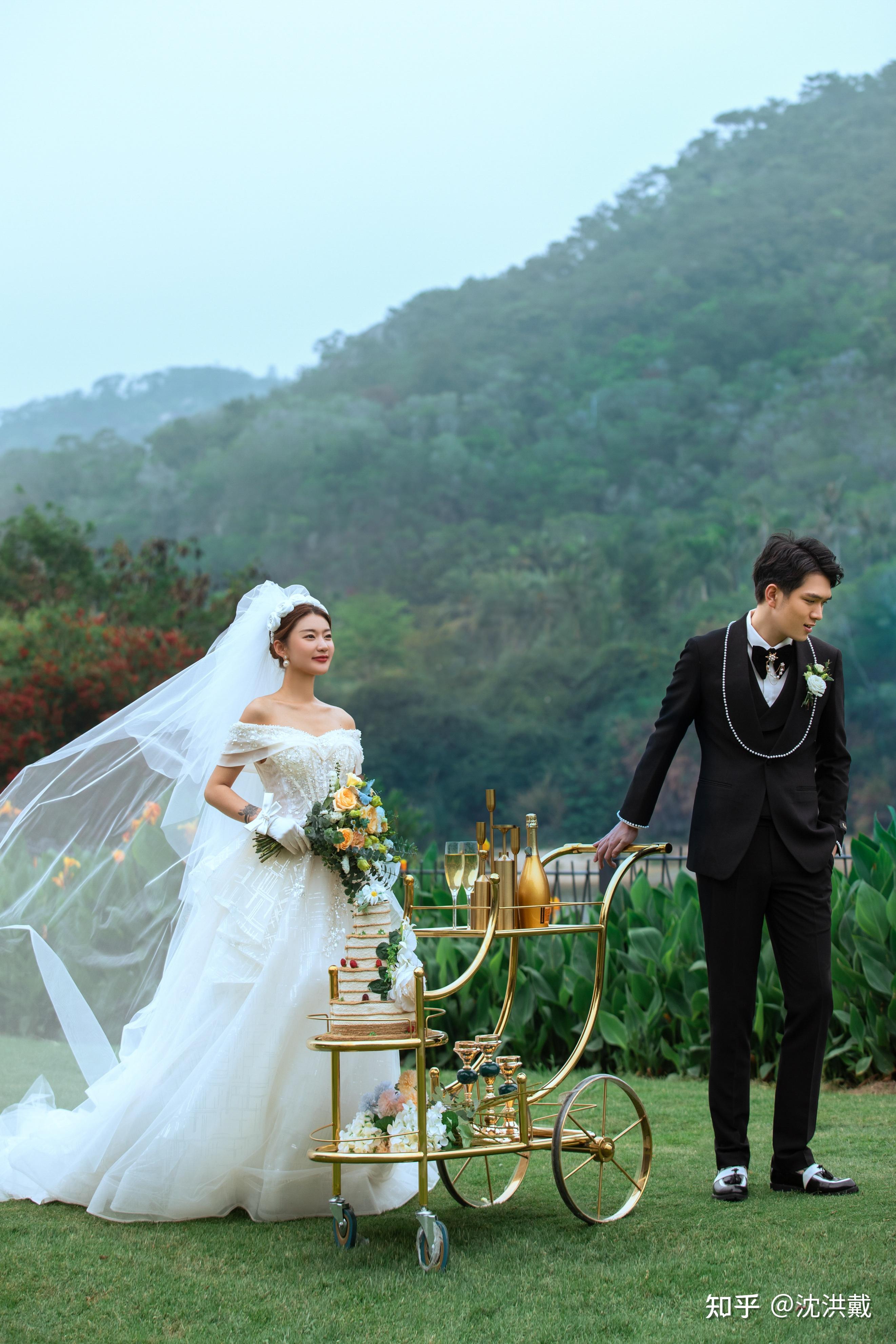 快来抄作业青岛拍婚纱照5套服装这样拍就够了不挑人随意搭配