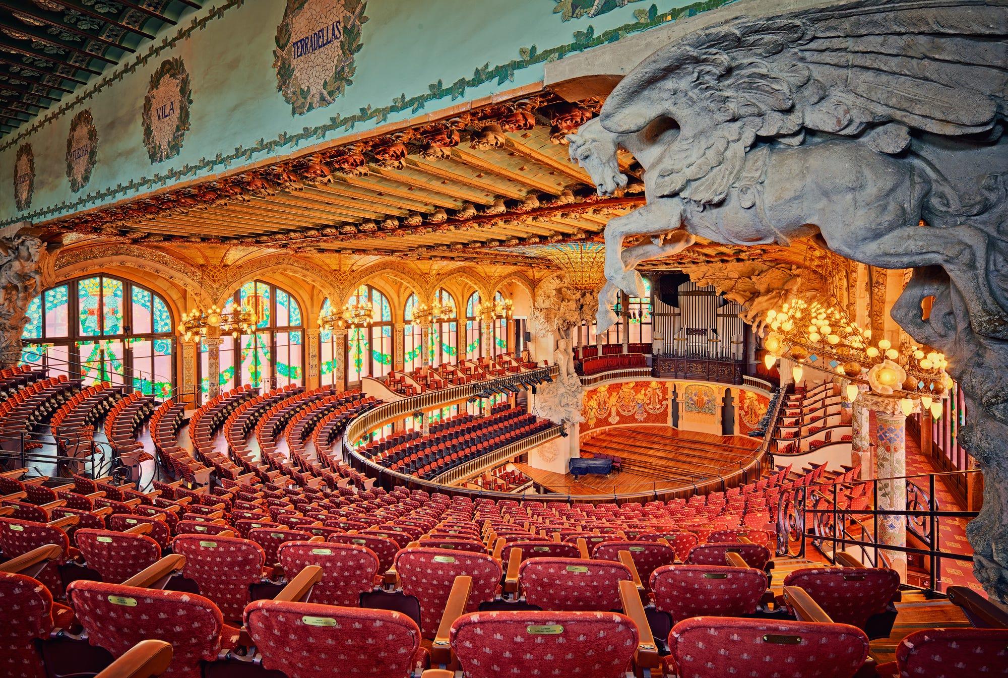 巴塞罗那,这座城市除了高迪,还有这些景点值得你呆上一周! - 知乎