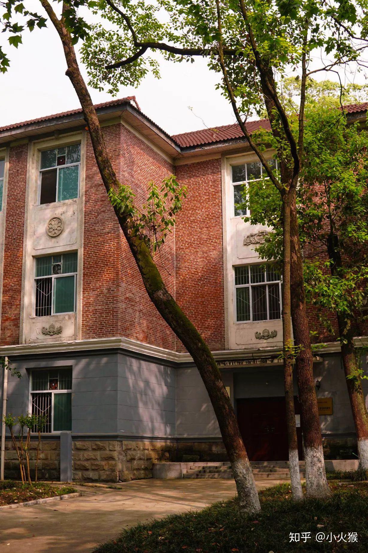 目前中国大学里还有很多苏联式建筑留存么