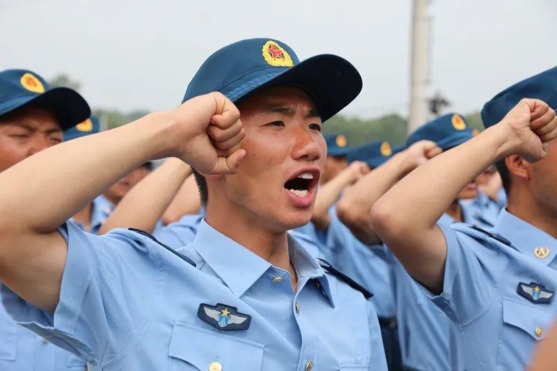 空降兵新兵授衔