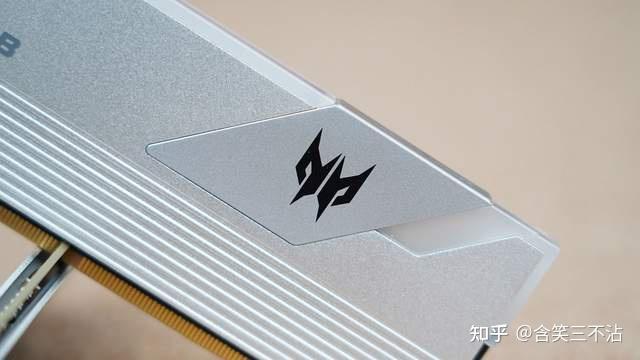 艾尔登法环太火了,于是打造了一台能在4K分辨率下畅玩它的黑白主机 第14张 艾尔登法环太火了,于是打造了一台能在4K分辨率下畅玩它的黑白主机 第14张