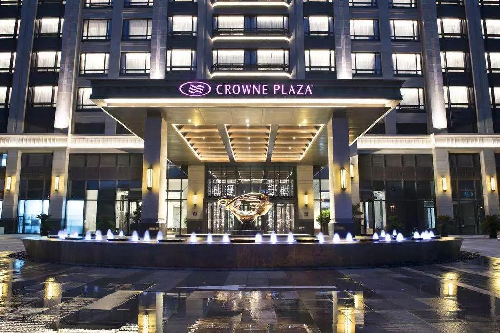 上海建工浦江皇冠假日酒店(crowne plaza shanghai pujiang)邻近临港