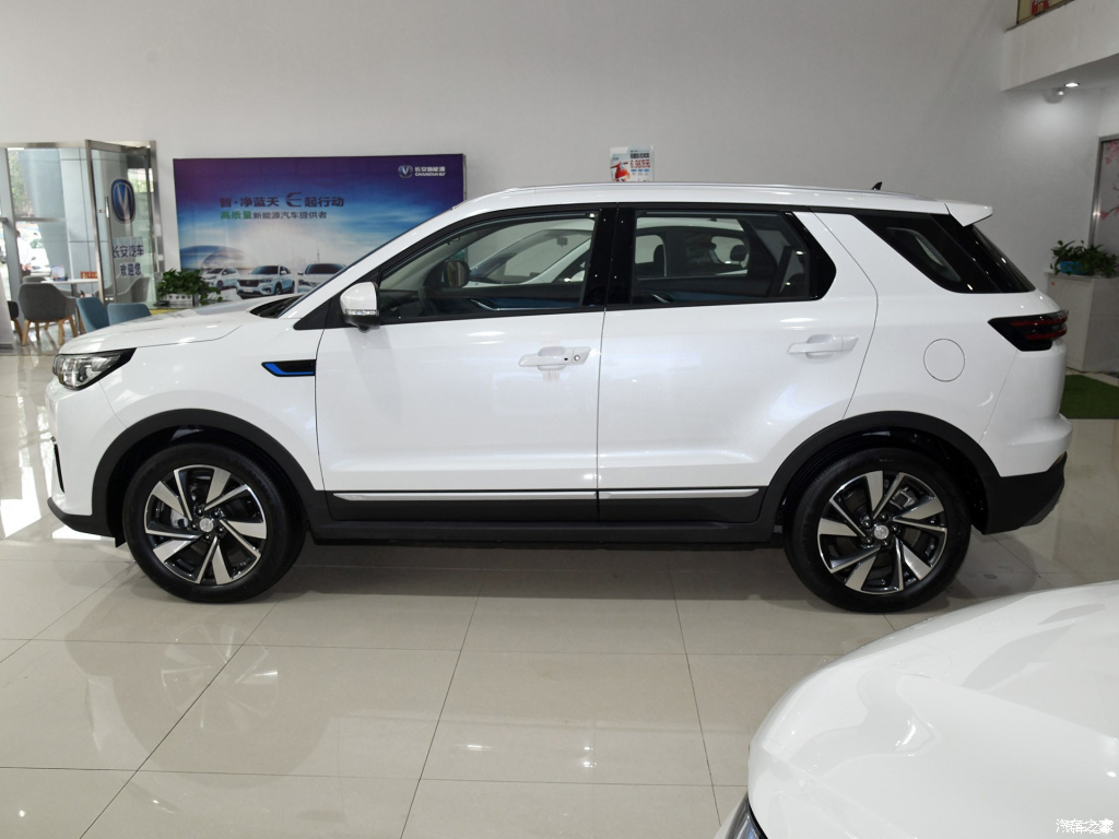 售1599万元起的长安cs55纯电版重庆地区新车到店