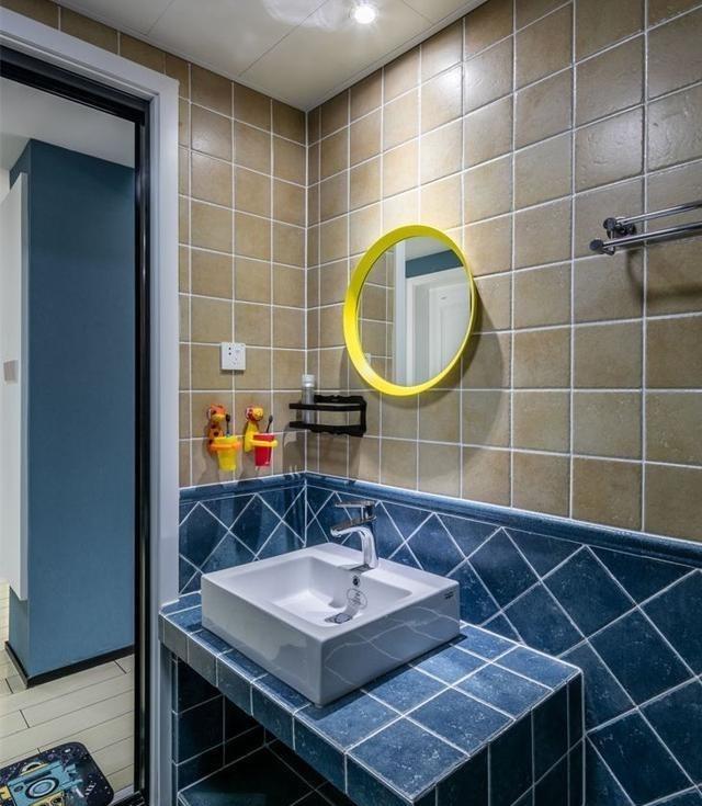瓷砖砌浴室柜效果图图片