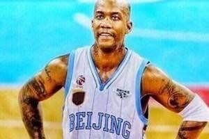 给巅峰科比配14个CBA总冠军级别的队友,在N