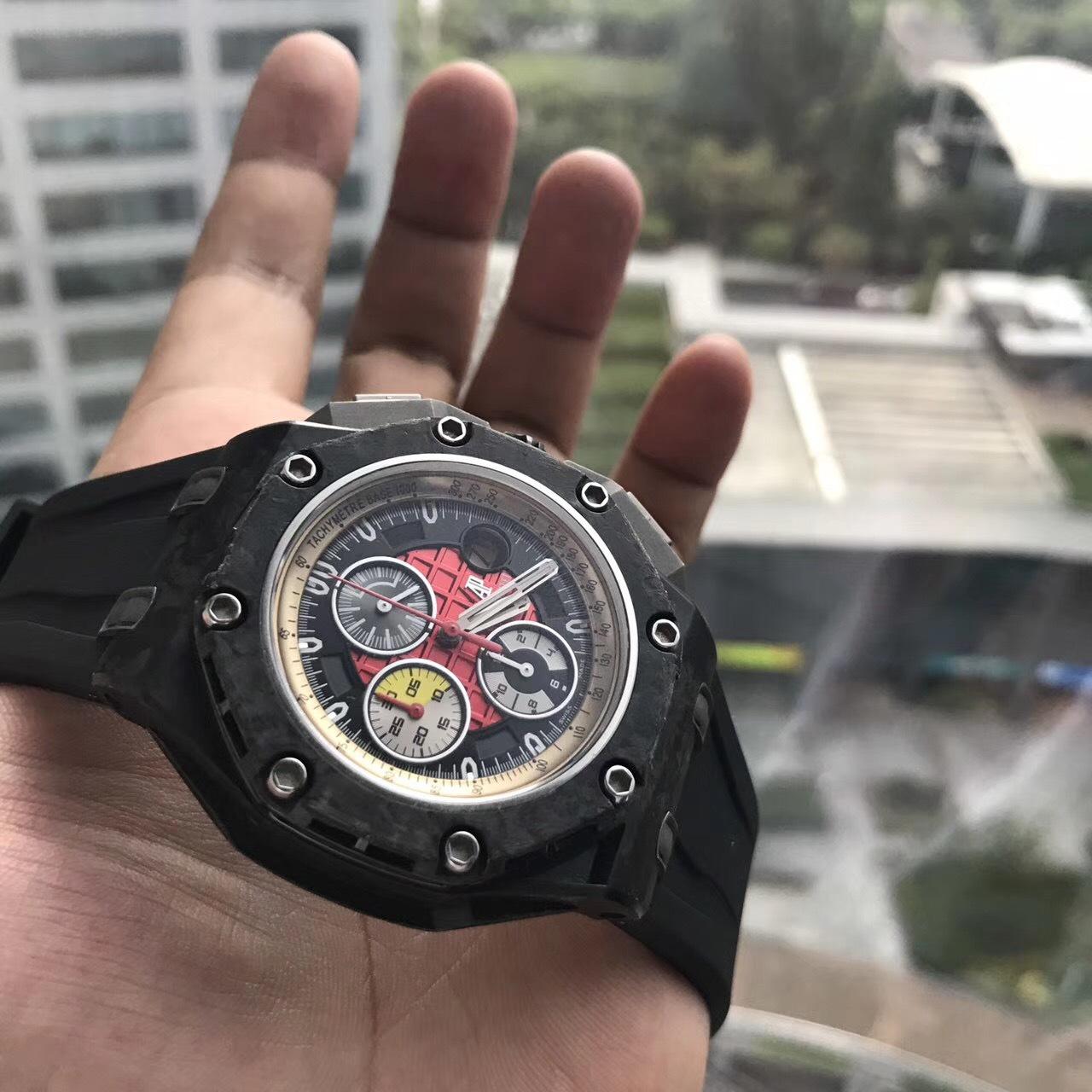 林志颖赛车法拉利赛道日当天佩戴的爱彼手表26290io