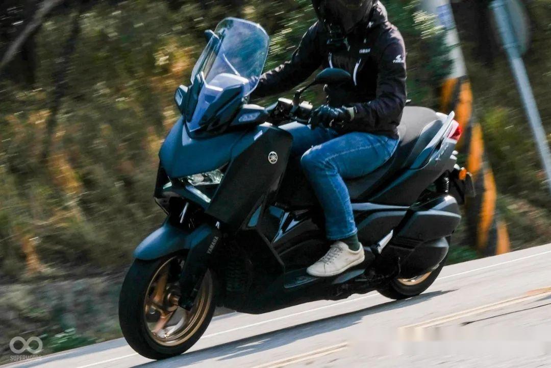 高科技傍身 2023款雅马哈xmax300 试驾 - 知乎