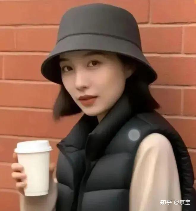 杨兰兰目前仍处于保释状态,但她的行踪较为神秘,似乎正有意淡出公众视野 - 知乎