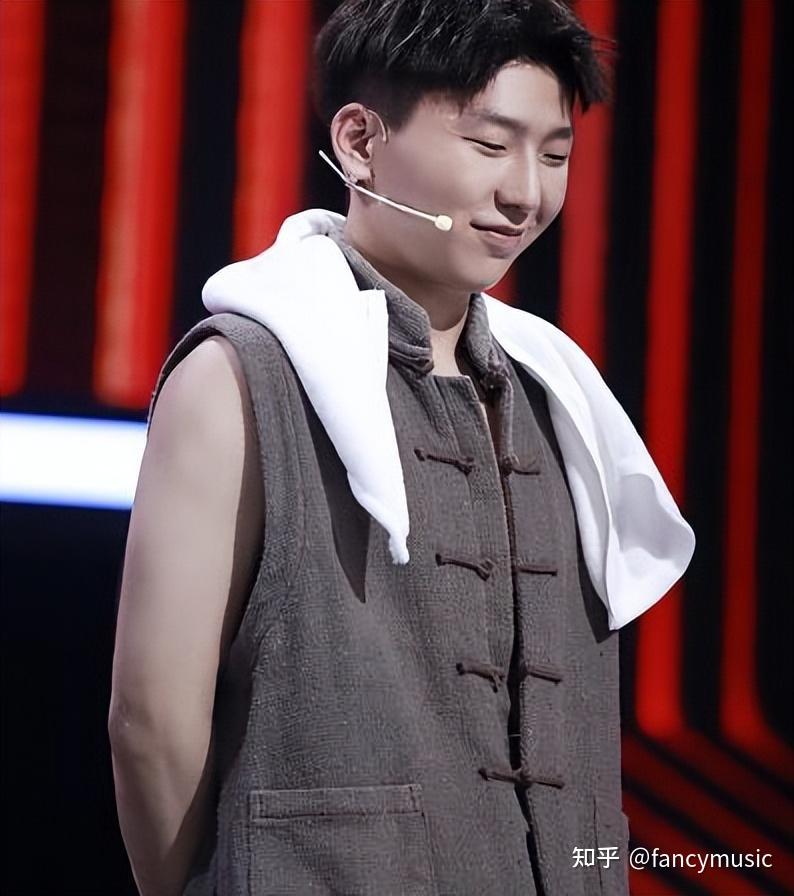 阿如那:丑得上不了台面!凭《狂飙》疯狂出圈,他的春天来了!