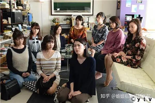 这是日剧《黑暗中的十个女人》的剧情,偷腥成瘾的男主,是个典型的"性