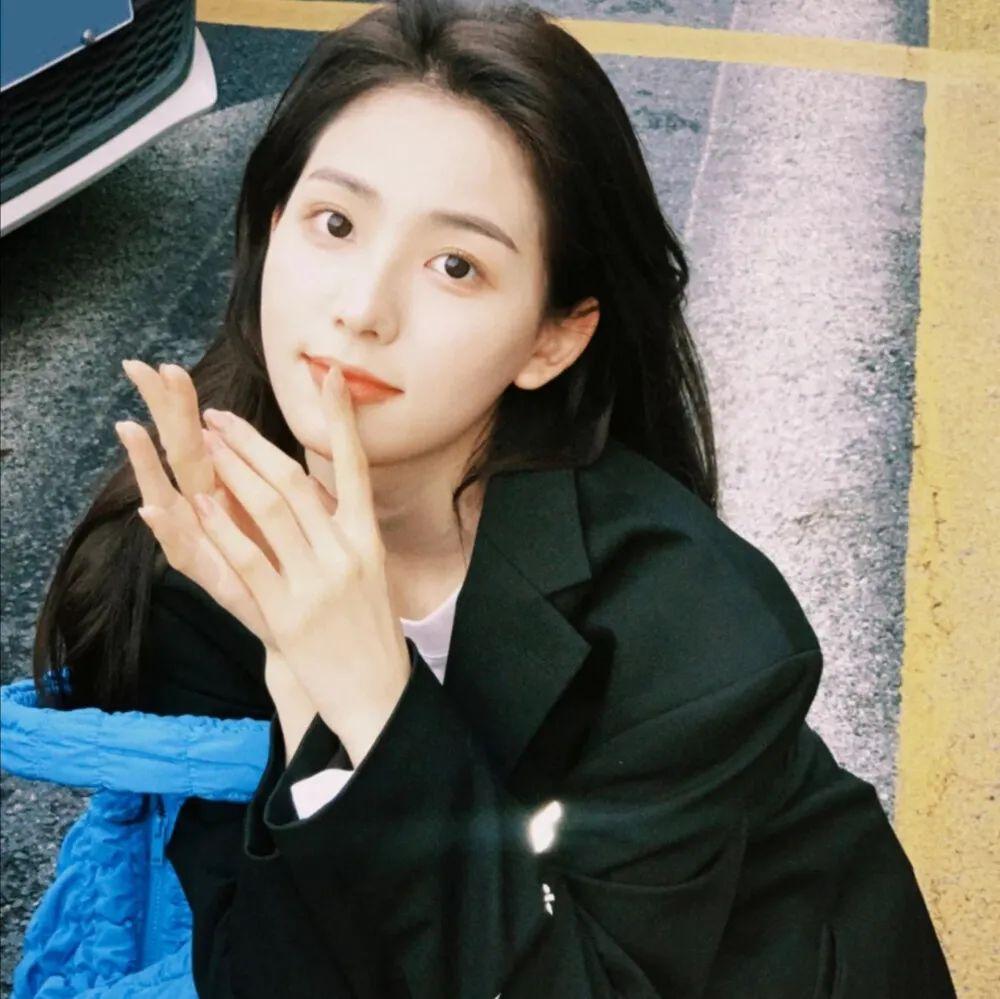 一组氛围感超强的女生头像请签收