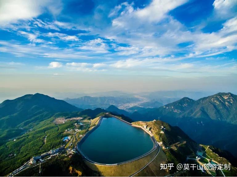 驾游莫干山给你一个温馨暖年