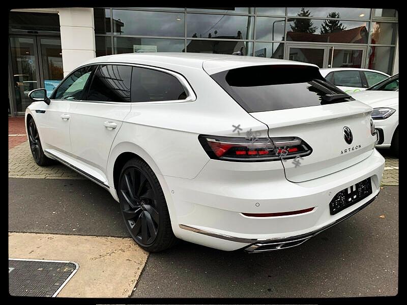 大众arteon旅行版很有运动范的旅行车开着拉风回头率高