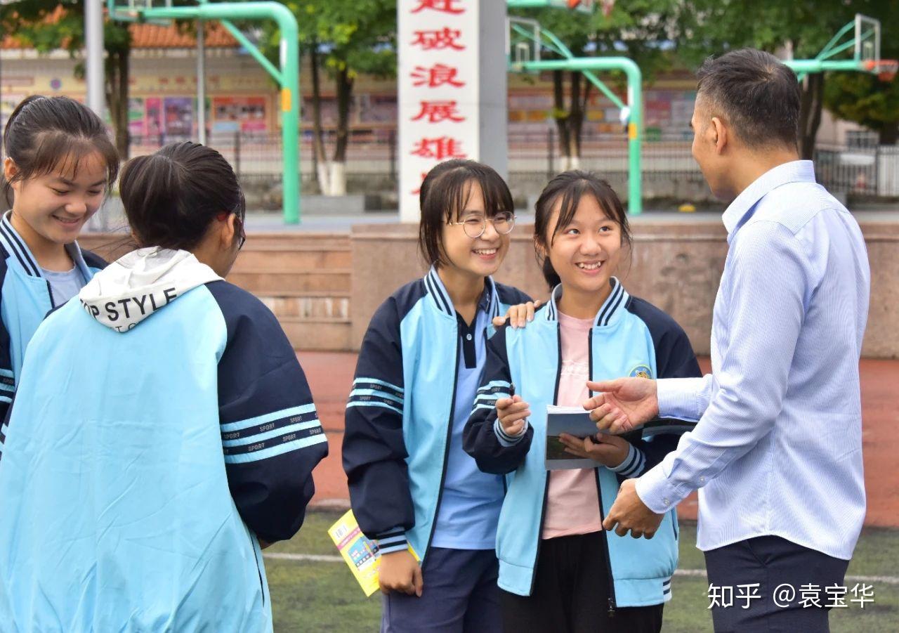 1990年河池高考状元韦虎回母校都安高中的演讲太励志了