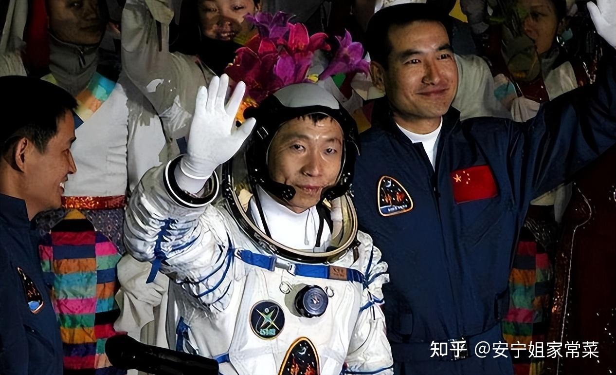 航天英雄杨利伟:背后是女儿的早逝和妻子离职的苦楚 - 知乎