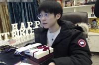 王者荣耀一哥并不好做虎牙嗨氏跪求粉丝别搞事