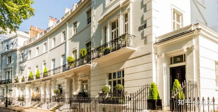 豪华型联排别墅套内使用面积达250~1000平方米,lower