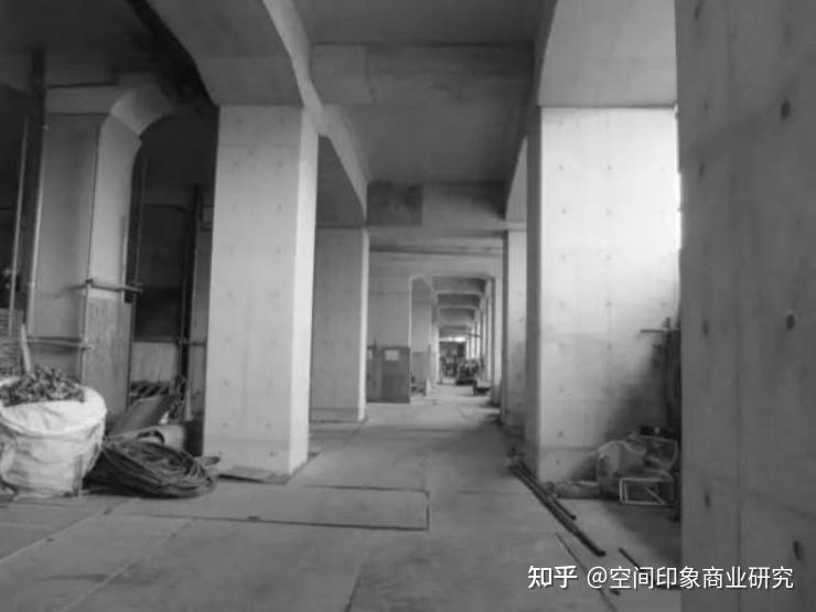 高架桥下的乌托邦 | 城市灰空间的微更新 - 知乎