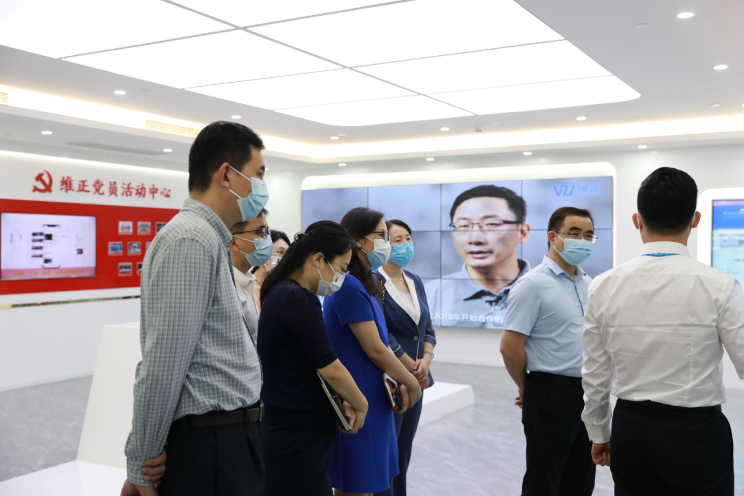 深圳市南山区委常委,常务副区长李小宁莅临维正集团调研指导