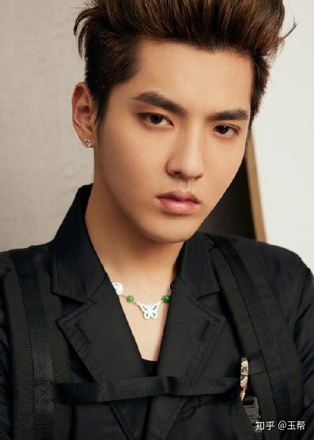 看了吴亦凡的搭配突然觉得翡翠好好看