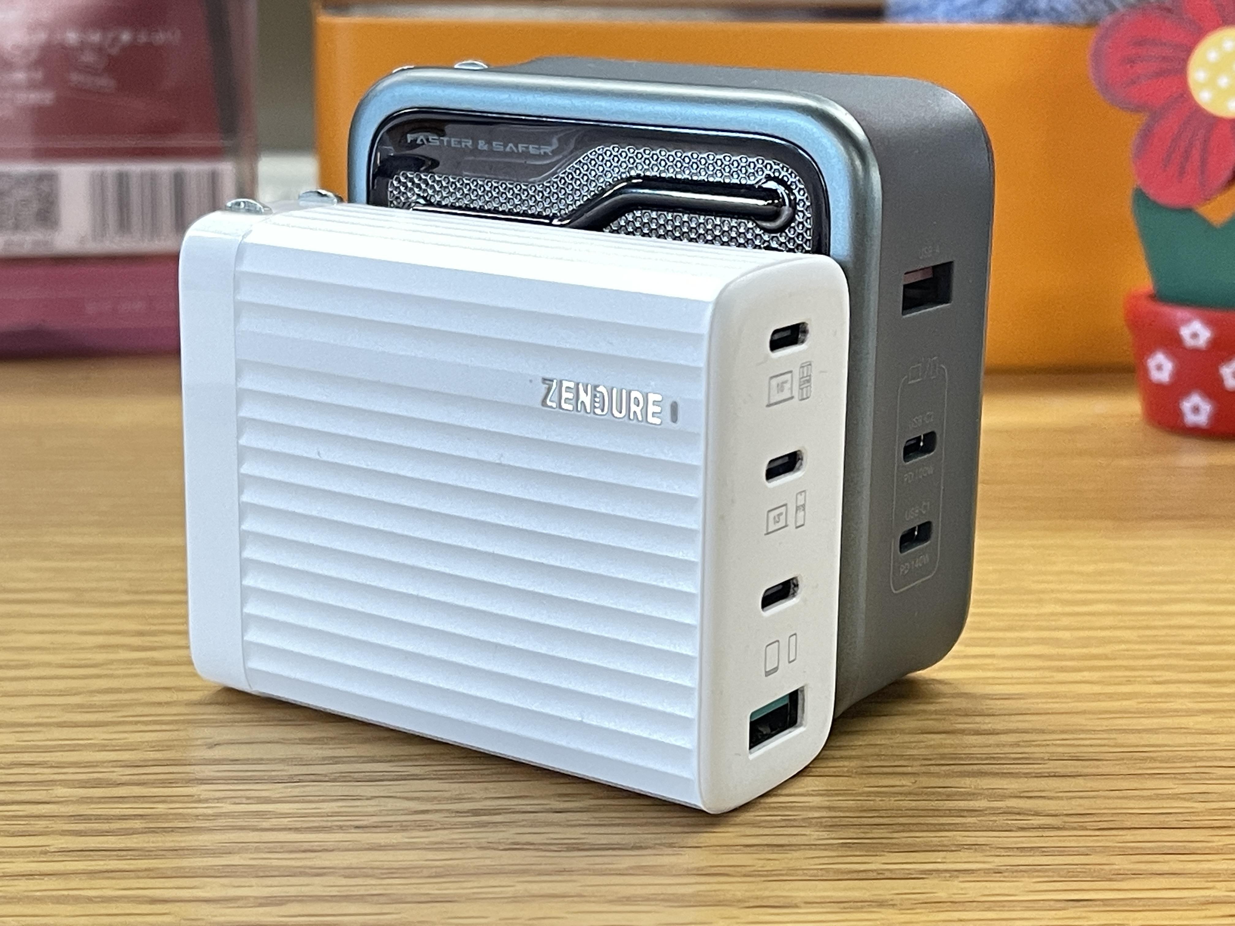 1 的绿联 2c1a 140w 氮化镓充电器,适用于 macbook pro 16 2021