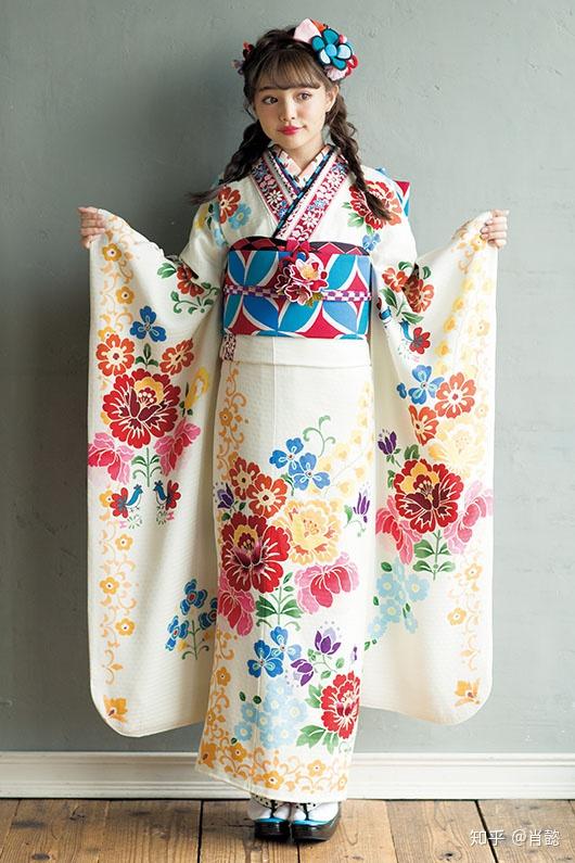 如何看待穿和服韩服的女生都是把头发盘起来而穿汉服的女生大都是各种