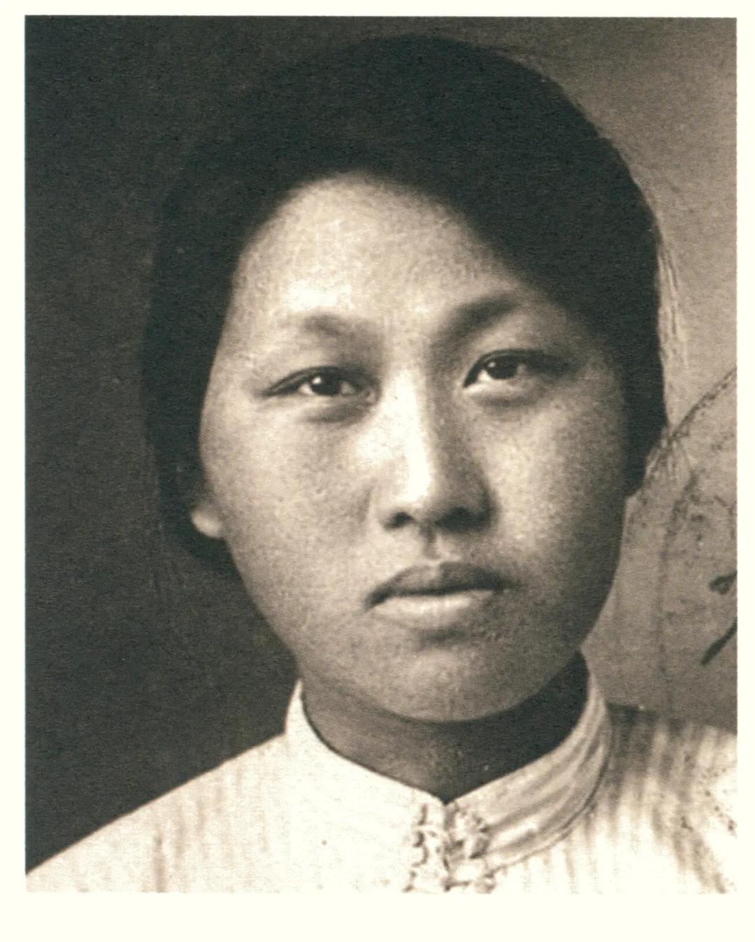 作为一个曾经沦落的卑微女子,潘玉良屡遭挫折和打击,旧身份的阴影如影