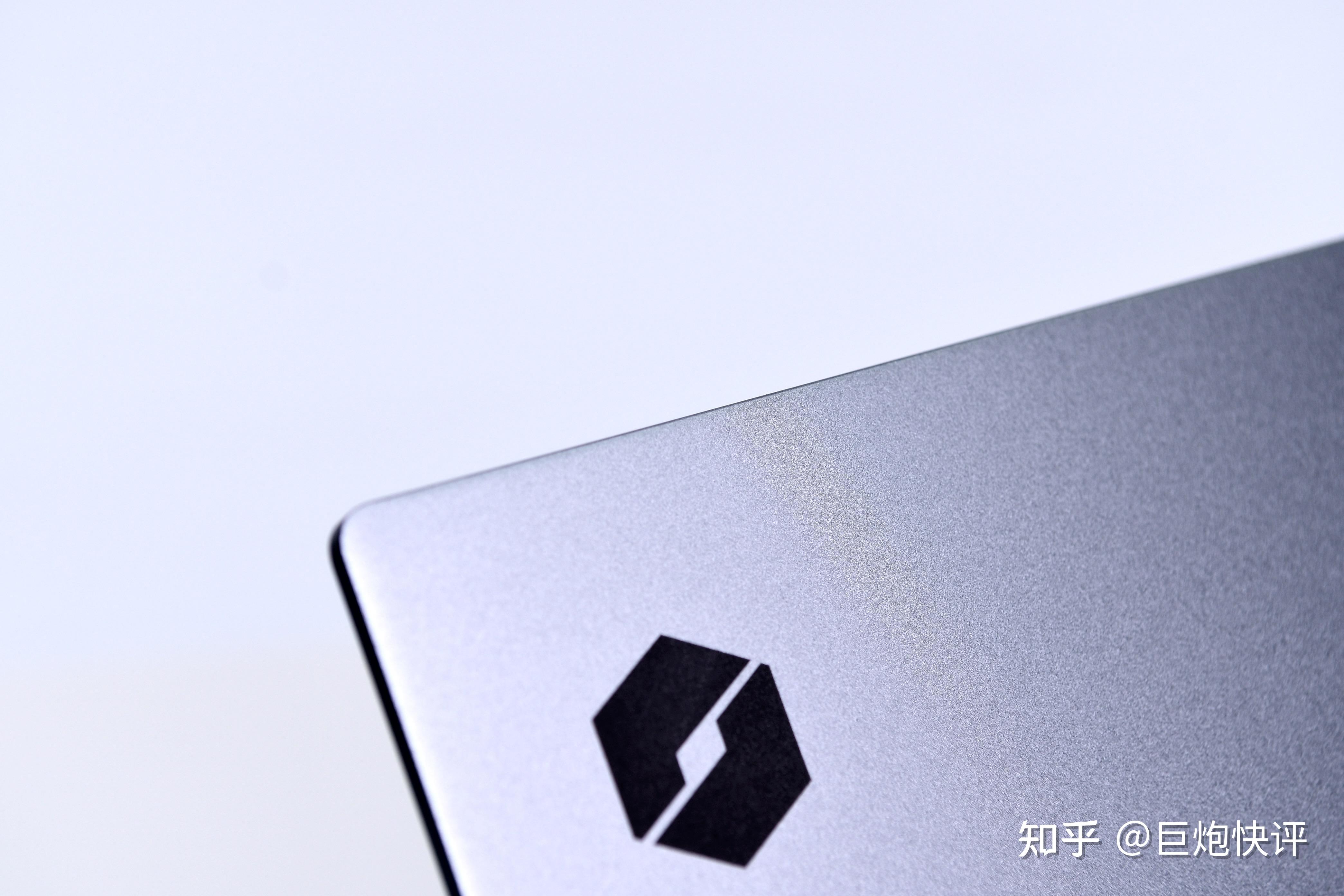 qhd屏幕太香了仅售4499元的机械革命s3pro轻薄本测试