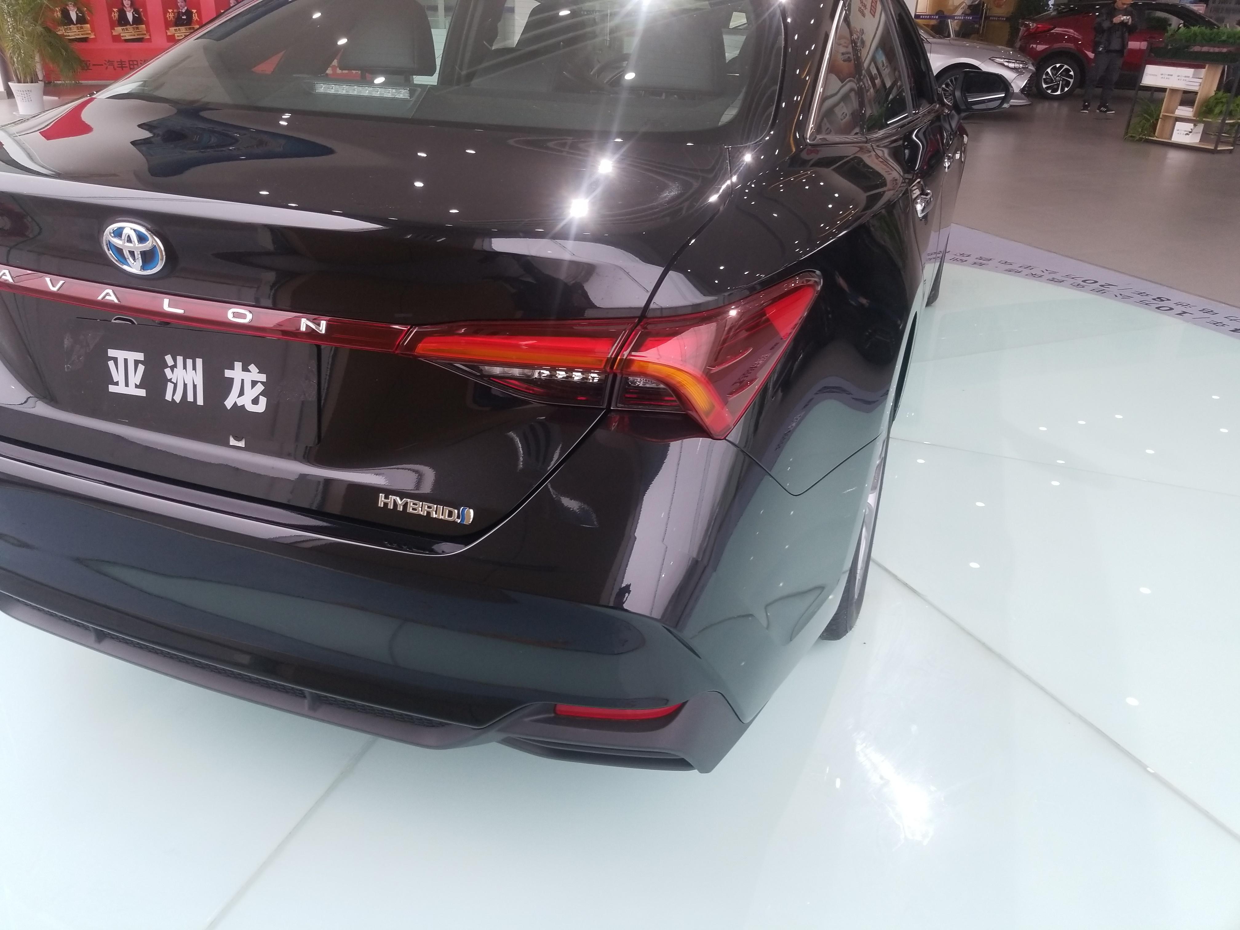 2021款丰田亚洲龙到店轴距2870mm配25l最高优惠8000元