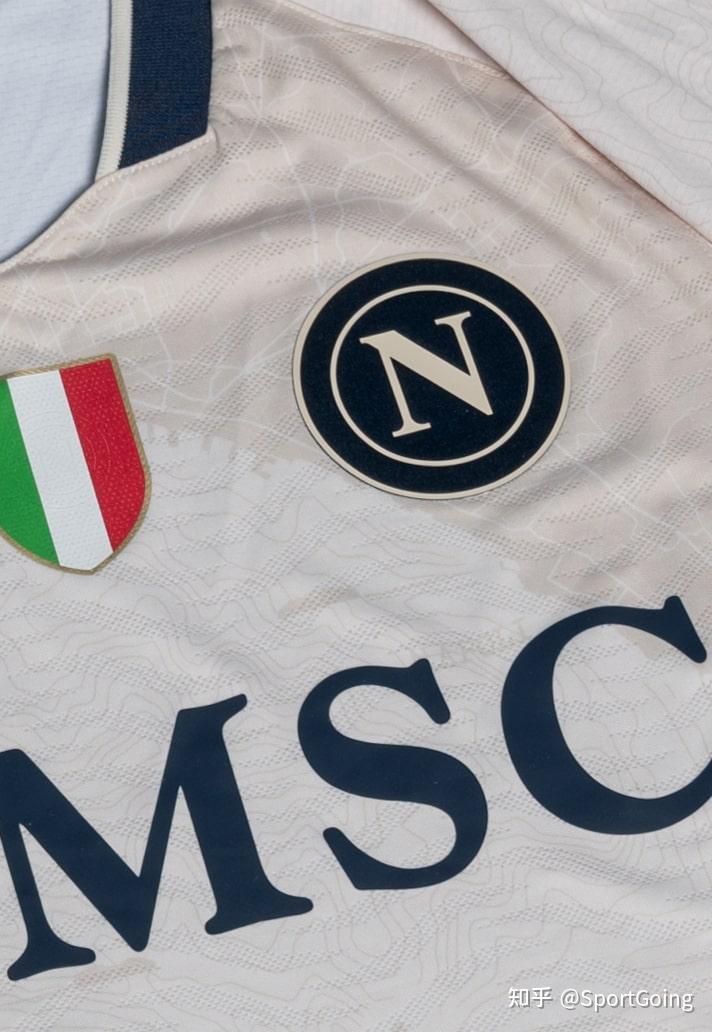 那不勒斯推出限量款无处不在的球衣