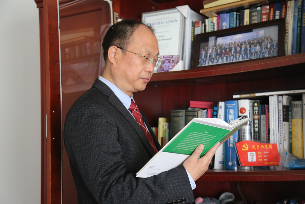 沈政伟院长专访38载医路前行筚路蓝缕披荆斩棘秉承初心用行动践行光明