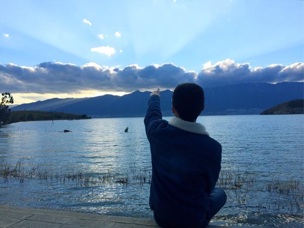 各位都拍过自己或别人的哪些好看的背影照?