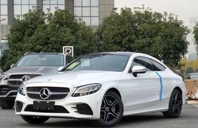 双门四座无框门进口奔驰c200轿跑车这颜值能否成为小姐姐最爱