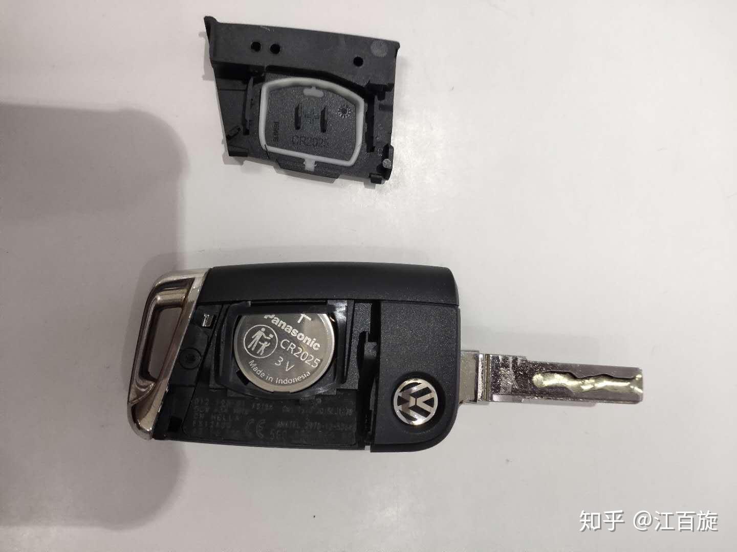 高尔夫车钥匙怎么换电池
