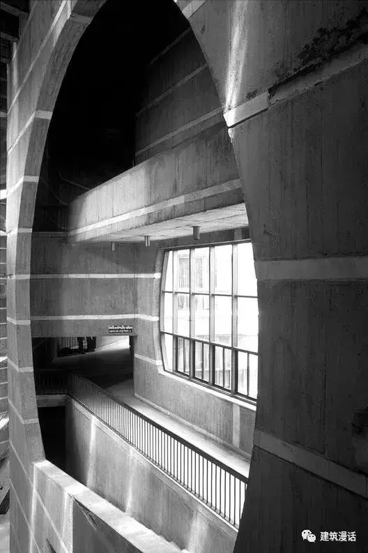 建筑大师路易斯康孟加拉国达卡议会大厦