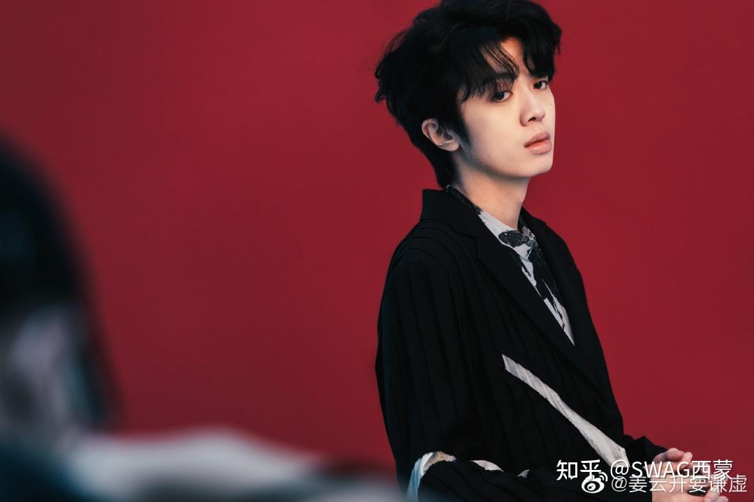 作为如今国内流量t1的rapper之一,姜云升自然拿的出这些钱,而对于