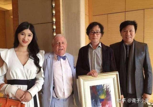 世界首富来中国不谈生意只带走一位中国女孩她或成全球女首富