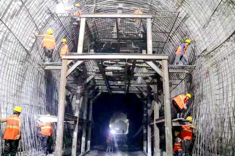 大瑞铁路杉阳隧道衬砌工作全部完成