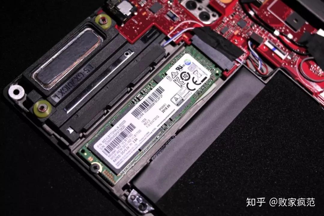 内存与开盖结构一体的转轴支架(这个转轴比gm501还细……担心强度)rog