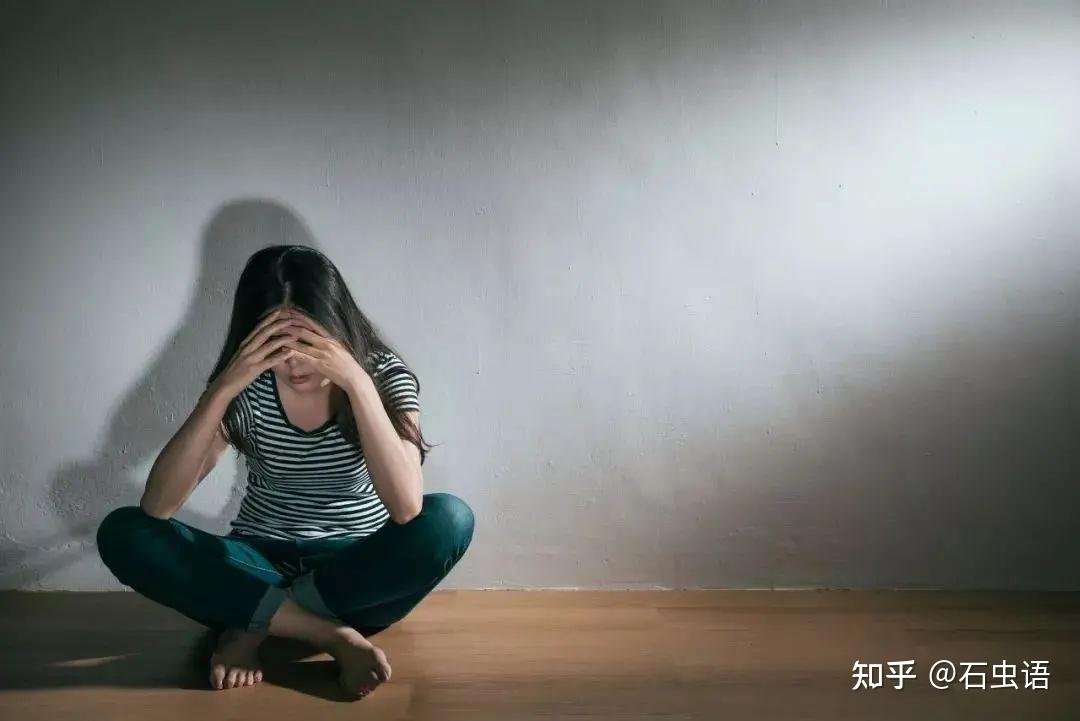 那個想自殺的女孩說我媽說抑鬱症就是矯情